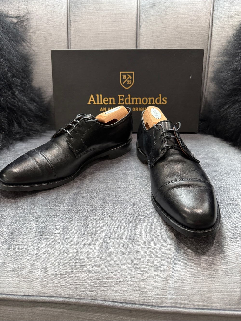 Allen Edmonds Black Leather Cap-Toe Derby Shoes